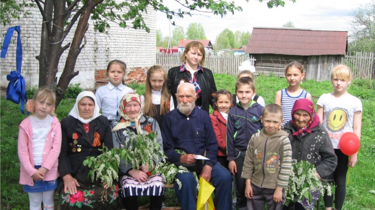 Состоялся торжественный митинг в деревне Новое Бикмурзино Комсомольского сельского поселения