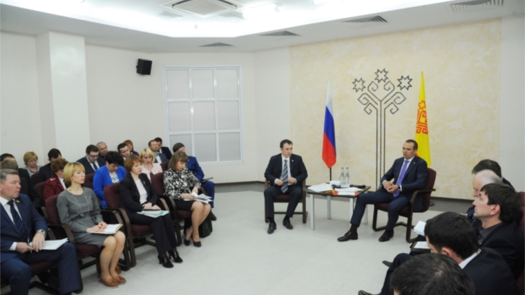 Михаил Игнатьев провел встречу с представителями предпринимательского сообщества