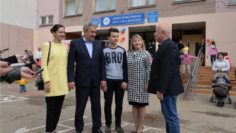 Глава города Леонид Черкесов принял участие в предварительном голосовании политической партии «Единая Россия»