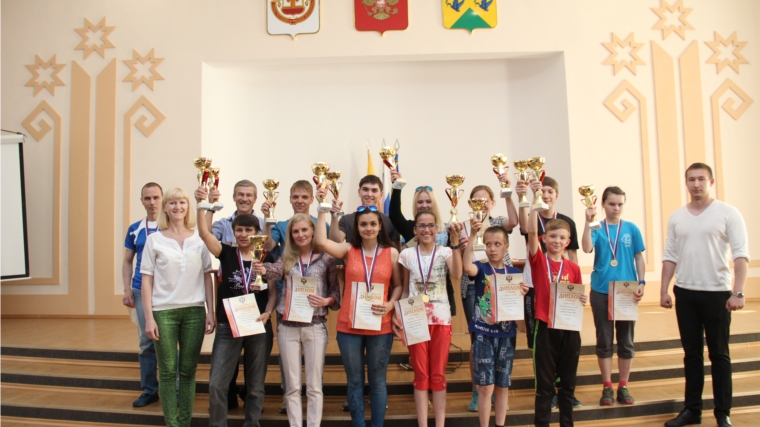 Кубками и медалями наградили победителей соревнований «Российский Азимут 2016» и «Меткий стрелок»
