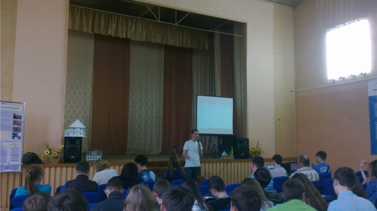 Организацию занятости молодежи в летнее время и основы безопасности летом обсудили в Канашском строительном техникуме