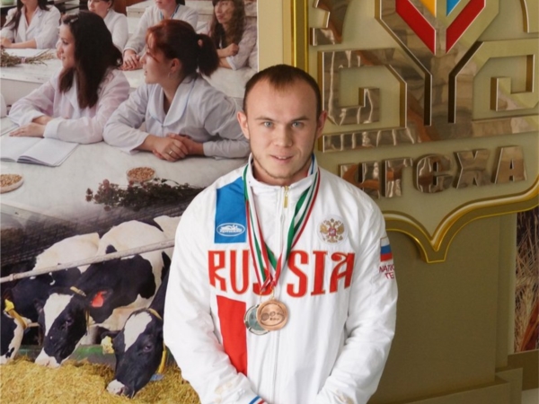 Студент ЧГСХА выиграл чемпионат России по пауэрлифтингу