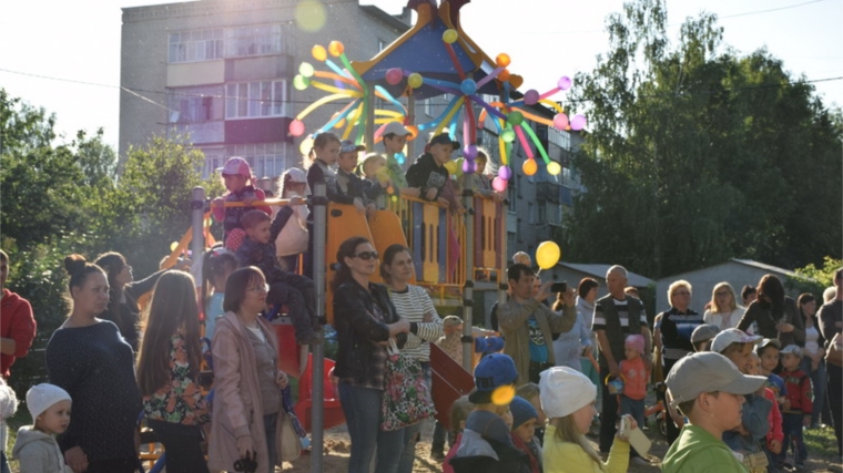 В Международный день защиты детей в Шумерле открылась детская площадка