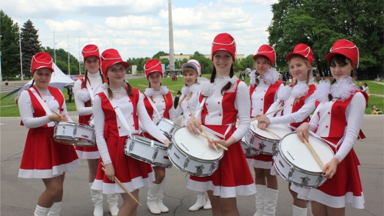 Отряд барабанщиц из Чувашии в числе лучших ансамблей Международного молодежного фестиваля-конкурса «Парад ударных инструментов»