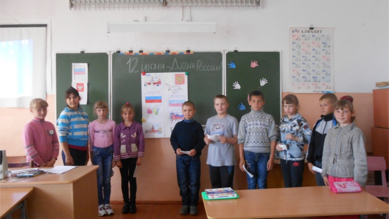 Час истории в преддверии Дня России прошел для участников Чуварлейского пришкольного лагеря