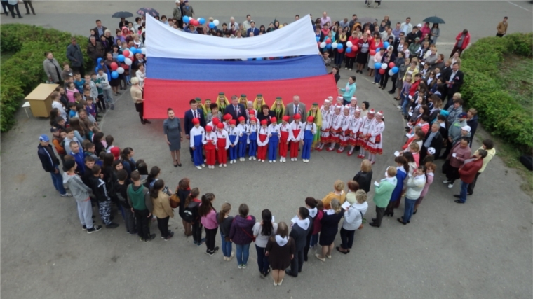 Альбина Егорова приняла участие в праздничном флешмобе «Россия - священная наша держава»