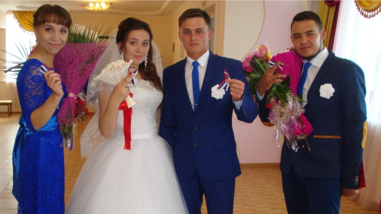 12 июня – День России! 12 свадеб в Канашском ЗАГСе