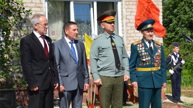 В городе Мариинский Посад состоялось открытие памятной доски ветерану пожарной охраны Веналию Савельеву