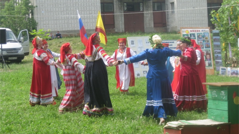 В престольный праздник Святой Троицы в Сыресях отпраздновали День села