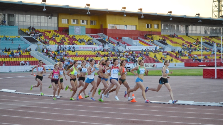Екатерина Ишова - бронзовый призёр в беге на 5000 м, Анжелика Сидорова – в финале в прыжках с шестом