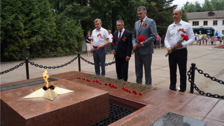 В День памяти и скорби ветераны, депутаты и жители Ленинского района почтили память павших в годы Великой Отечественной войны