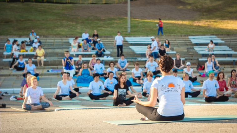 Впервые в Чебоксарах с размахом отметили Международный день йоги