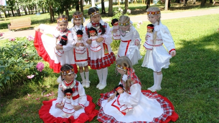 Более 800 детей собрал в Чебоксарах Фестиваль-конкурс «Ача-пăча Акатуйĕ-2016» в преддверии Дня Республики
