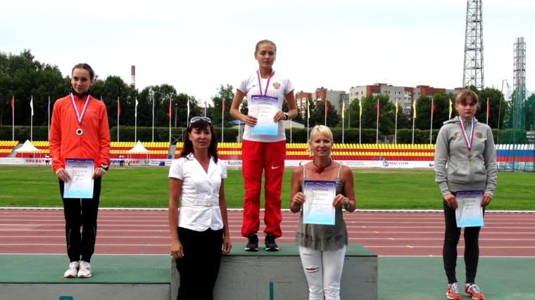 Мария Лосинова взяла «золото» первенства России по спортивной ходьбе в Чебоксарах