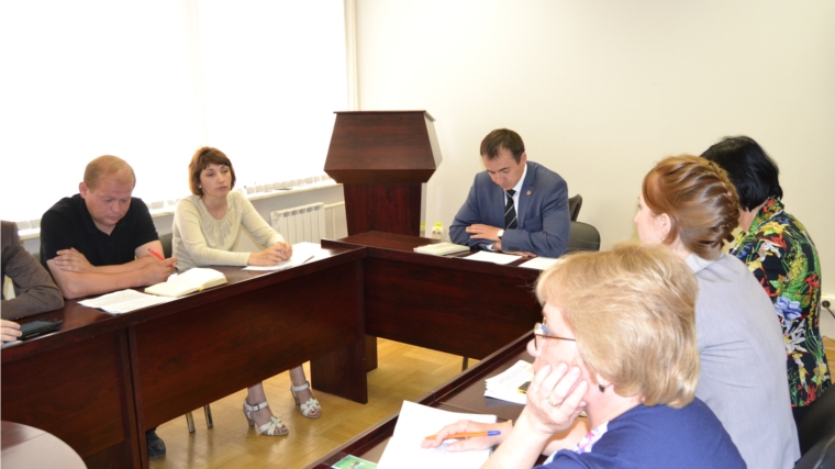 Владимир Аврелькин провел совещание по вопросам детского школьного питания