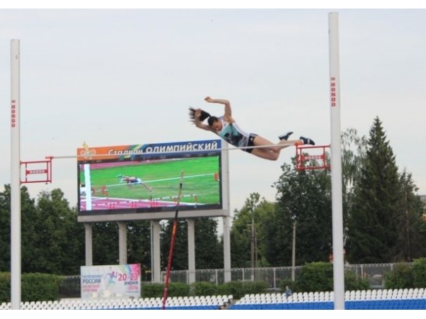 Елена Исинбаева стала чемпионкой РФ, показав лучший результат сезона в мире