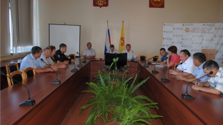 Прошло заседание комиссии по предупреждению, ликвидации чрезвычайных ситуаций и обеспечению пожарной безопасности Шемуршинского района