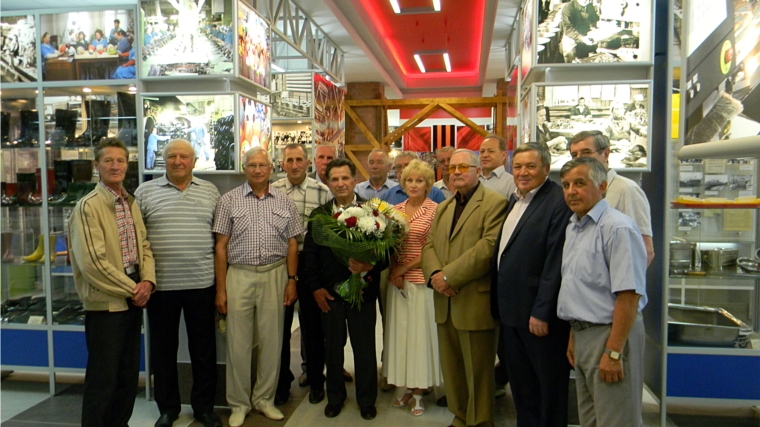 Такие схожие судьбы: ветераны АО «ЧПО им. В.И. Чапаева» Виктор Шалыгин и Антонина Якимова отметили свой 80-летний юбилей