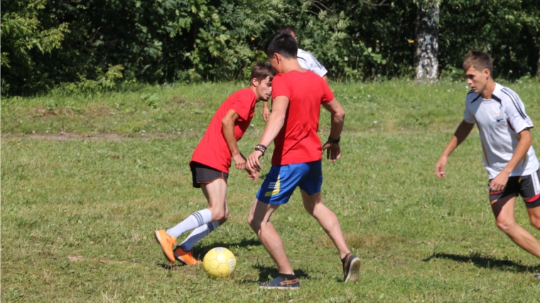В Шумерлинском районе прошли соревнования по мини-футболу, организованные в честь 210-летия Храма Покрова Пресвятой Богородицы села Ходары