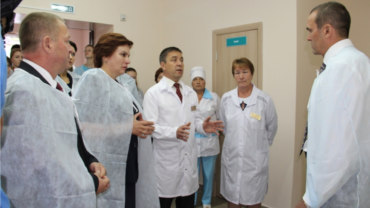 Глава Чувашской Республики Михаил Игнатьев посетил обновленное инфекционное отделение Красночетайской районной больницы