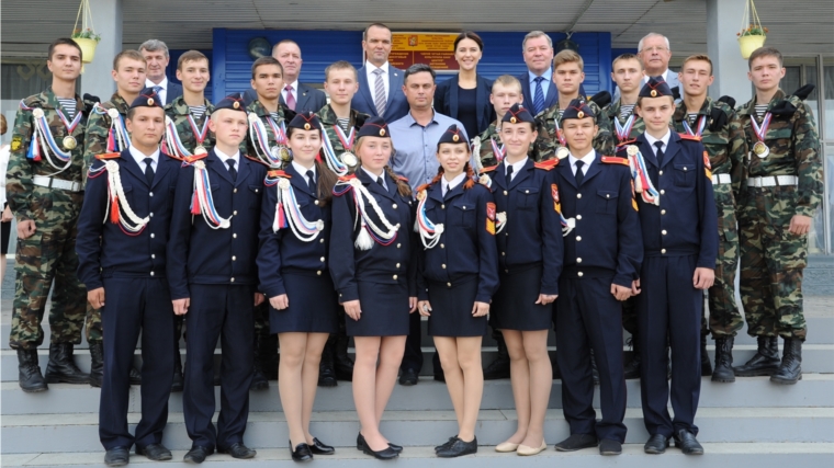 Михаил Игнатьев встретился с кадетами Красночетайской школы