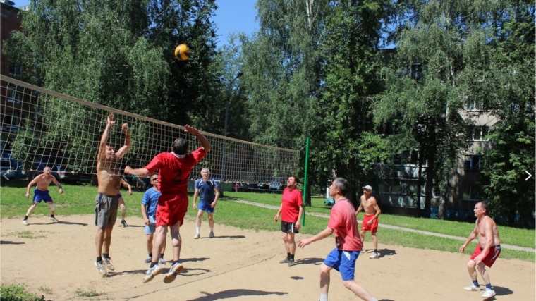Состоялись соревнования по волейболу среди дворовых команд новоюжного микрорайона