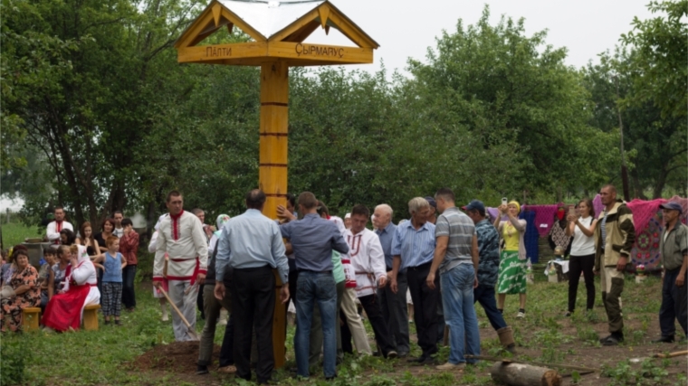 В благодарность основателям деревни - памятный столб в День деревни