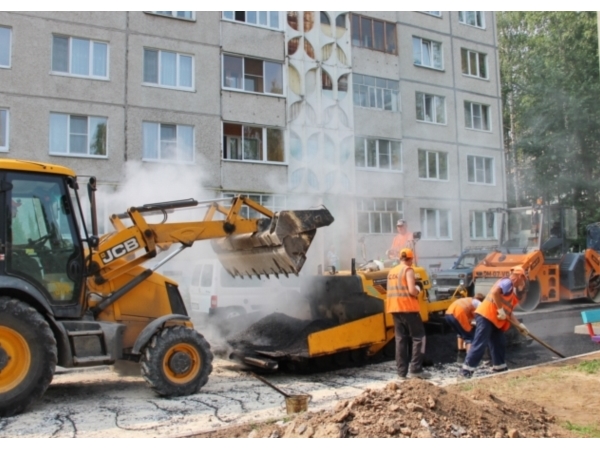 В чебоксарские дворы пришла дорожная техника