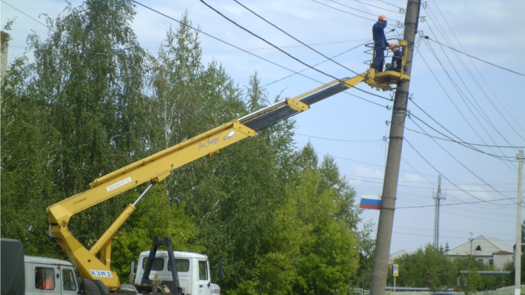 В п. Вурнары модернизируют уличное освещение