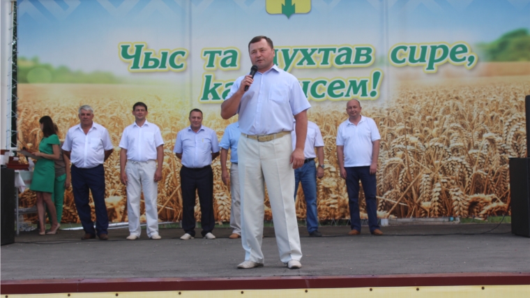Глава администрации г. Канаш Владислав Васильевич Софронов посетил спортивный праздник ООО &quot;Девелей&quot;