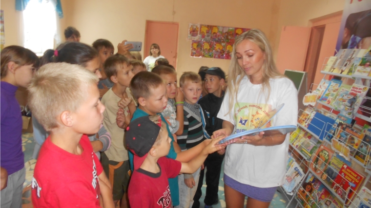 Сотрудники детско-юношеской библиотеки провели квест-игру для детей, отдыхающих в детском оздоровительном лагере «Романтика» Урмарского района