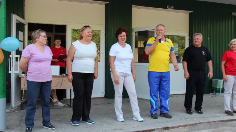 «Здоровье начинается с здорового образа жизни»: министр Алла Самойлова поддержала спортивный праздник в Новочебоксарске