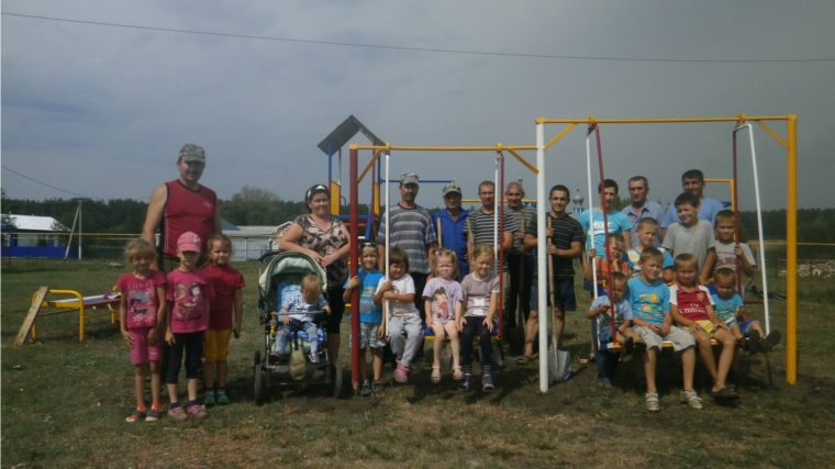 В деревне Верхнее Буяново Шемуршинского района построена детская площадка