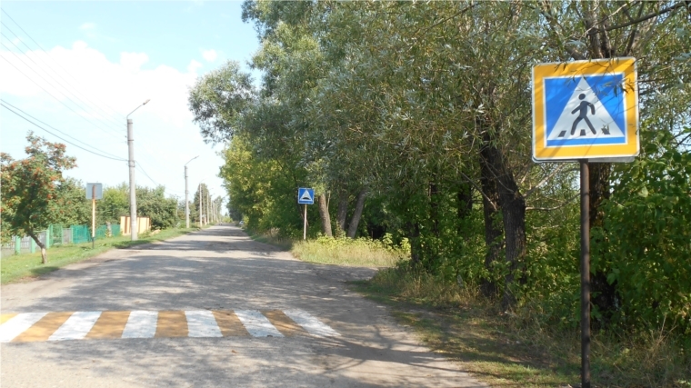 В Ибресинском городском поселении идут работы по нанесению дорожной разметки и установке дорожных знаков