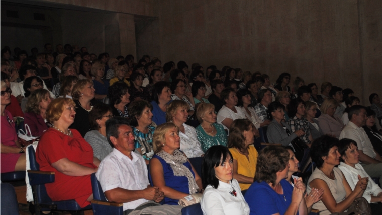 Глава администрации Шемуршинского района Денисов В.В. принял участие в августовской конференции работников образования