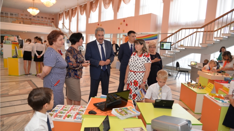 Августовская педагогическая конференция в Чебоксарах завершилась «Экспертно-педагогическим салоном» и пленарным заседанием