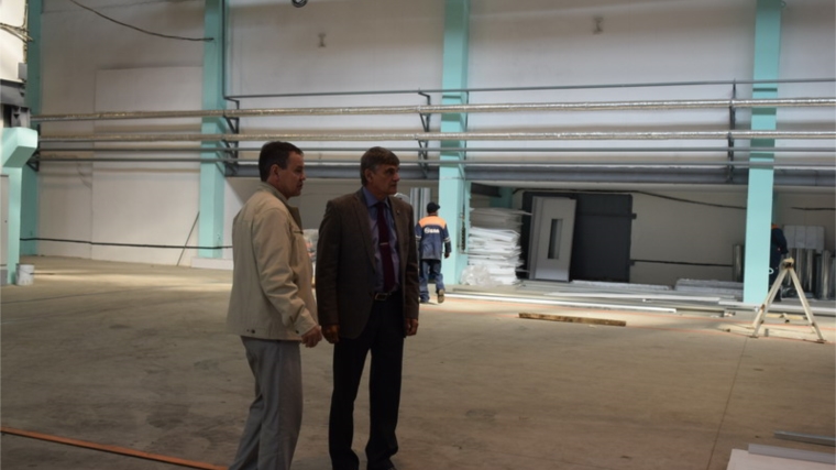 Глава администрации города Шумерли ознакомился с новыми производственными площадями АО «Комбинат автомобильных фургонов»