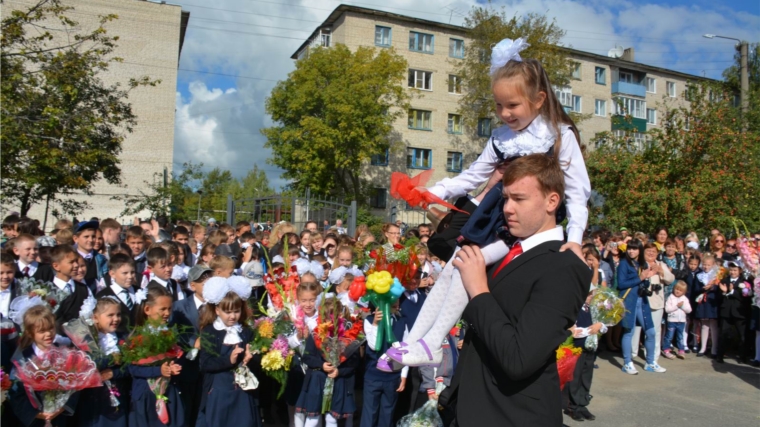 В День знаний в школах района за парты сядут 3554 ребят