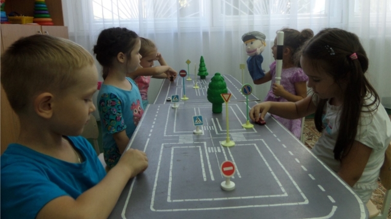«Внимание – дети!»: в детских садах города Чебоксары в преддверии нового учебного года уделяется повышенное внимание дорожной безопасности