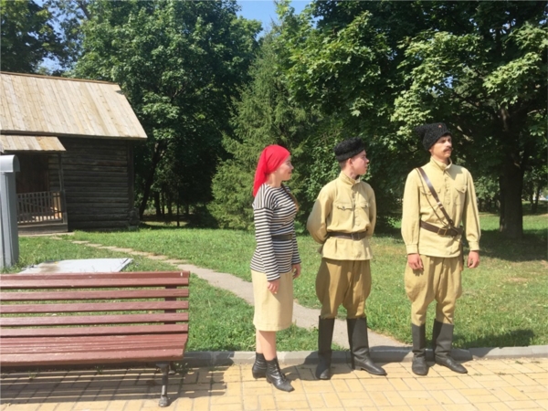 В Чебоксарах на экскурсии туристов встретят Чапаев и Анка-пулеметчица ("PRO Город Чебоксары")