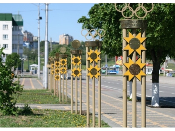 "Аллея чемпионов" в Чебоксарах заблистала новой краской ("Чебоксары.ру")