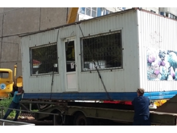 В Чебоксарах снесли киоски по приему стеклопосуды и по продаже овощей ("Мой город Чебоксары")