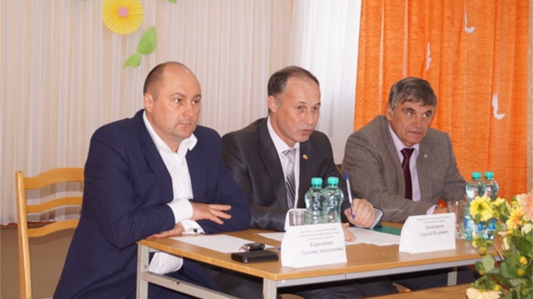 Министр труда и социальной защиты Чувашской Республики С.П. Димитриев провел рабочее совещание в Шумерле
