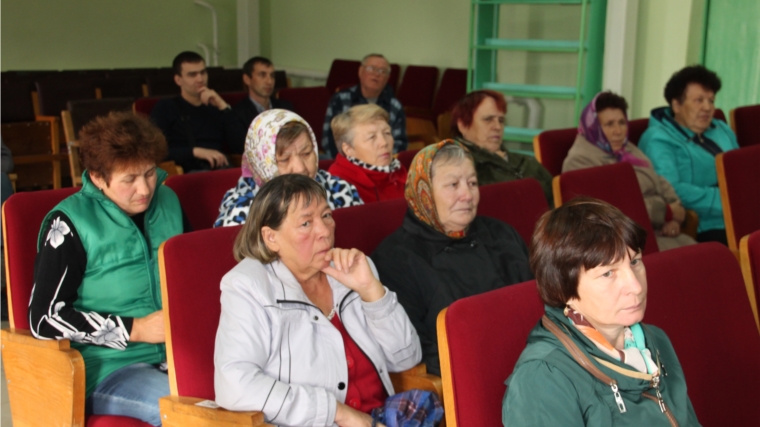 Конструктивный диалог - залог продуктивного решения вопросов: глава администрации Шумерлинского района встретился с жителями д. Шумерля