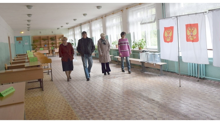 Глава администрации города Шумерли проинспектировал избирательные участки на предмет готовности к Единому дню голосования
