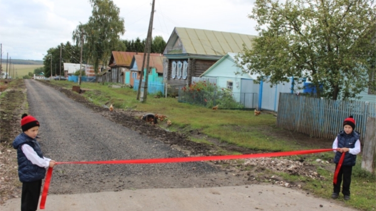В Ядринском районе продолжается строительство дорог с переходным типом покрытия