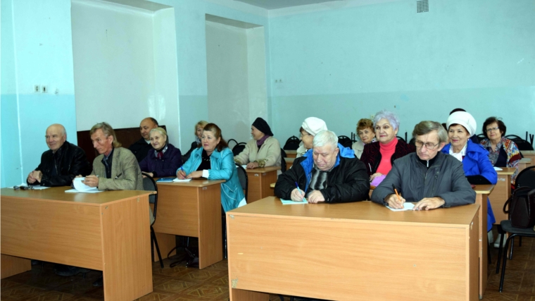 Канашские пенсионеры начали обучение компьютерной грамотности