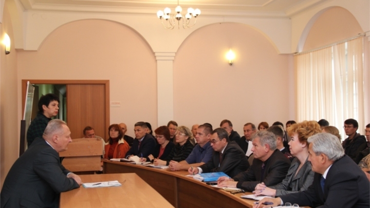 Глава администрации города Новочебоксарска Игорь Калиниченко провел еженедельную планерку