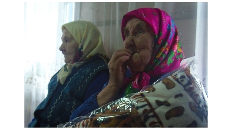 90-летие жительницы села Лащ-Таяба Л.И.Николаевой