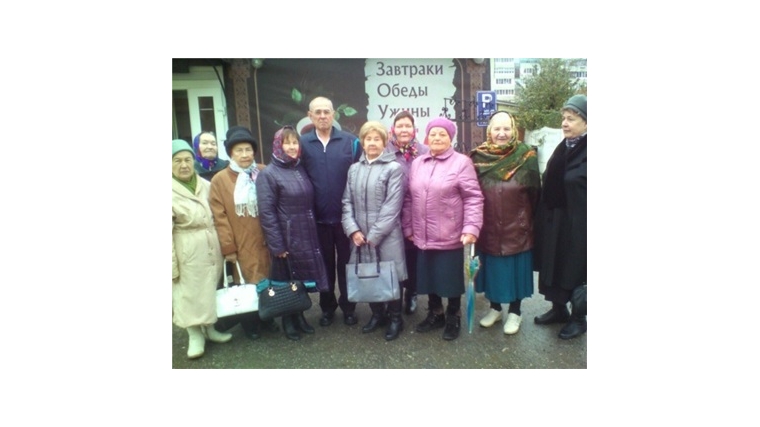 ТОСы приняли участие в благотворительном обеде в честь Международного дня пожилых людей